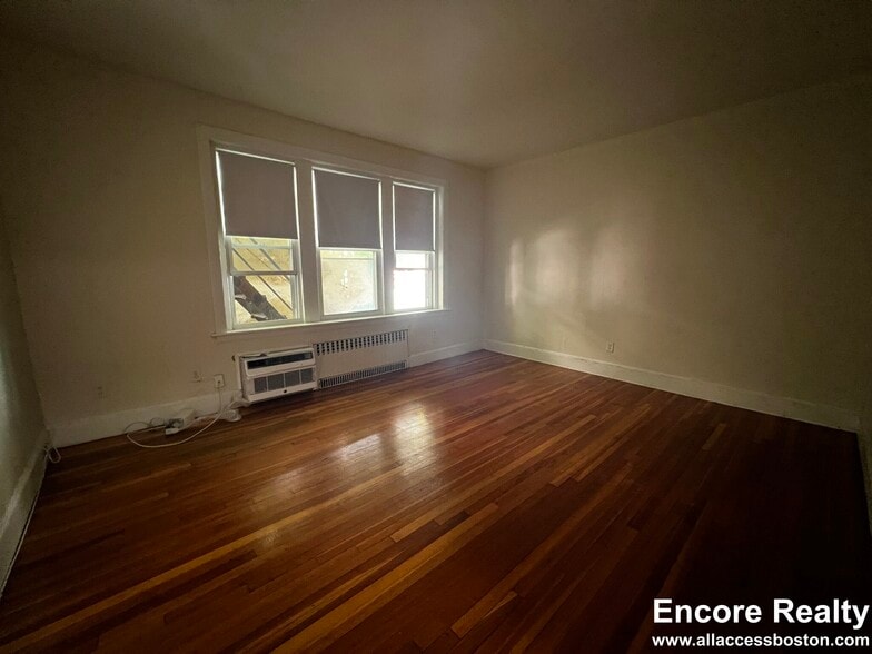 Building Photo - 33 Lancaster Terrace