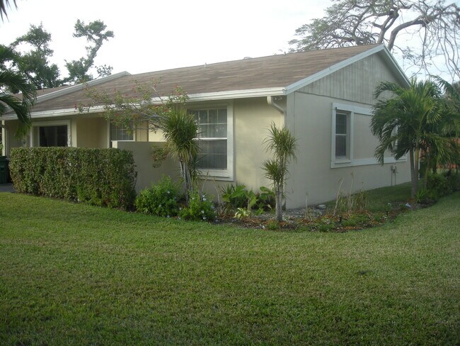 Building Photo - 11701 SW 108th Ln