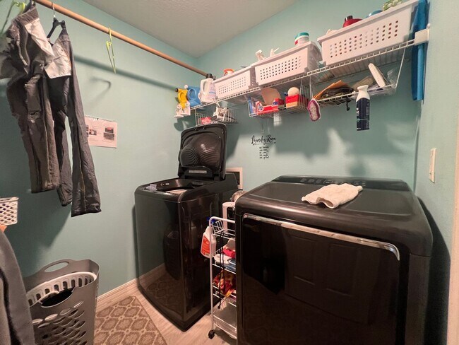Building Photo - Updated 4 Bedroom, 3 1/2-bathroom home
