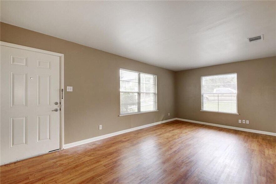 Building Photo - 507 Bellevue Pl