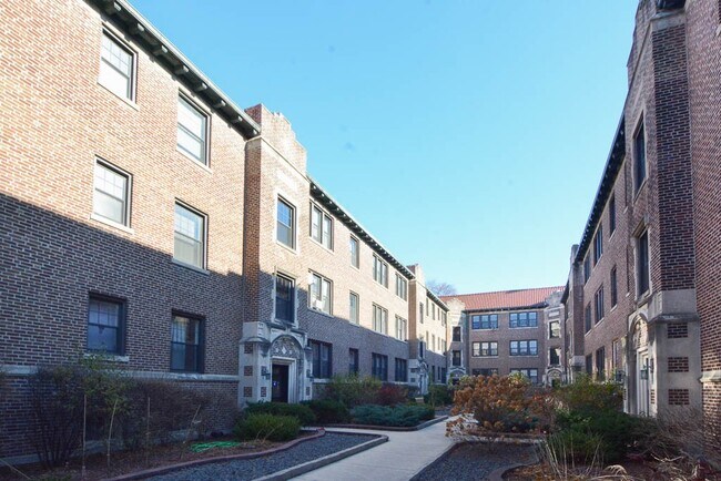 Primary Photo - 1324 Oak Ave