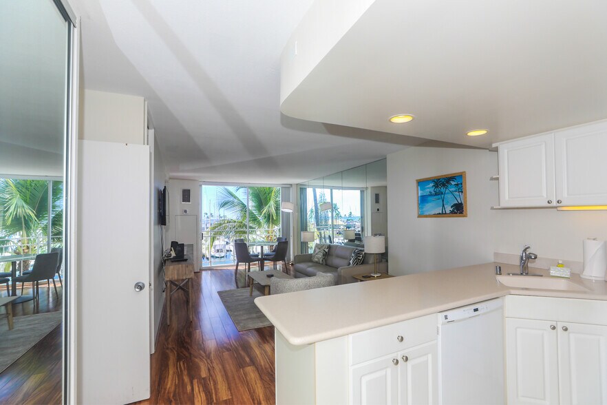 Building Photo - 1765 Ala Moana Blvd