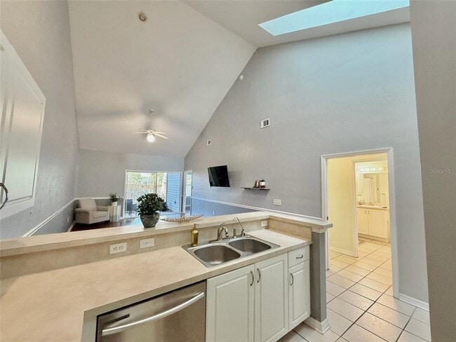 Building Photo - 13200 W Newberry Rd