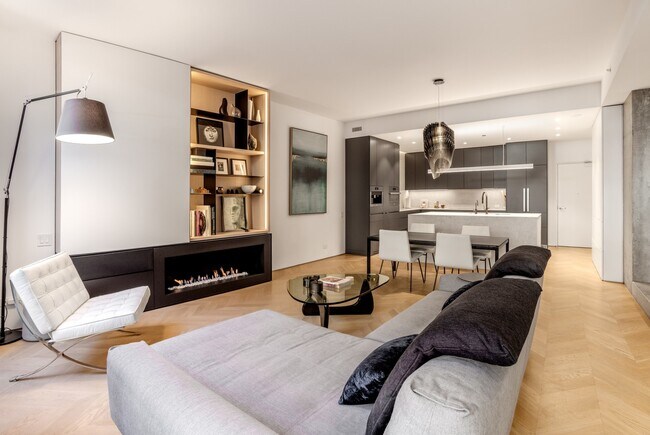 Building Photo - 1917 S Calumet Ave