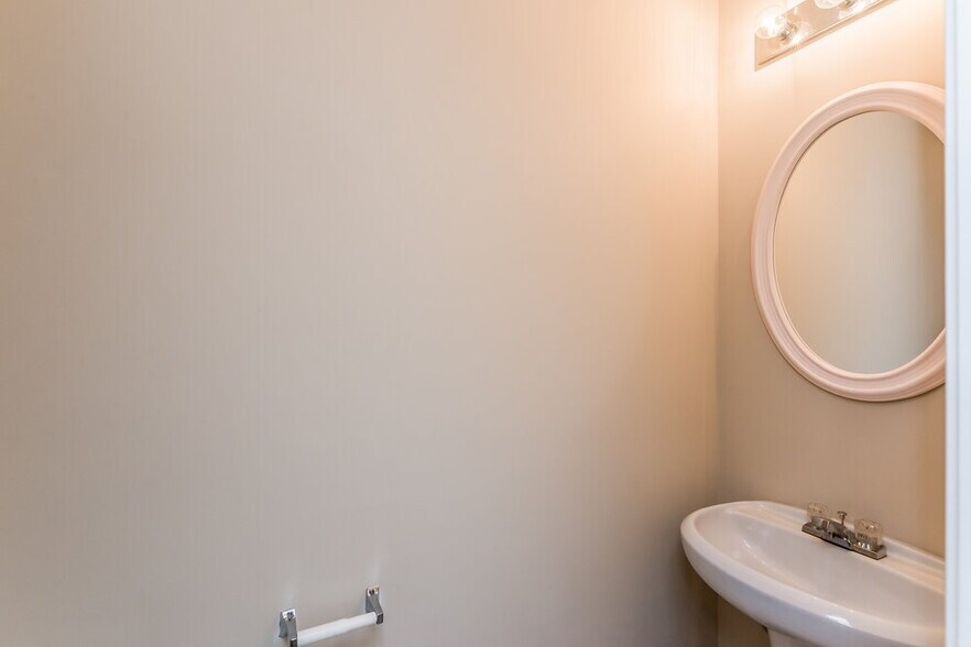 Building Photo - 309 Breeze Ct