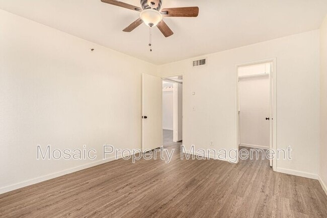 Building Photo - 4444 E Paradise Village Pkwy N