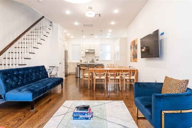 Building Photo - 289 Pavonia Ave