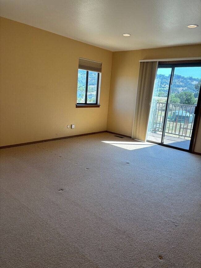 Building Photo - 6 Acres; 3 bedroom 2 bath plus bonus room ...