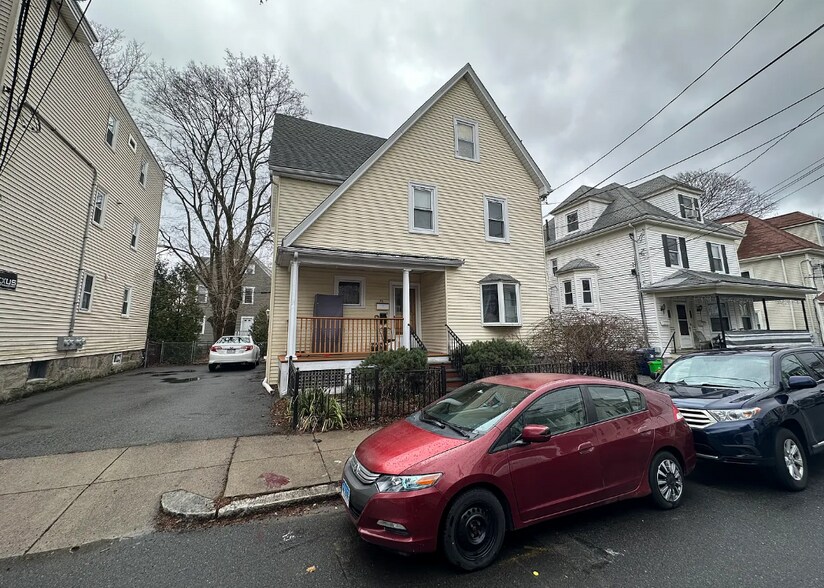 Building Photo - 28 Montfern Ave