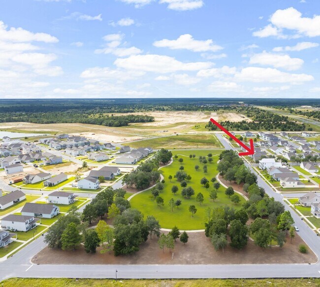 Building Photo - 133 Staggerbush St