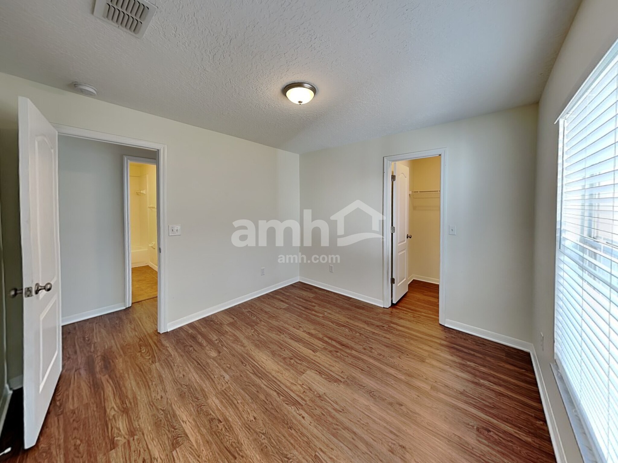 Building Photo - 331 Valley Edge Dr