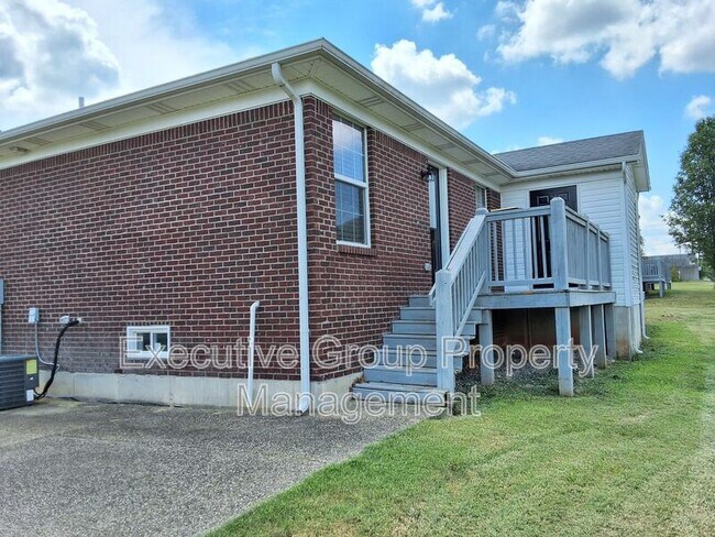 Building Photo - 204 Adena Loop