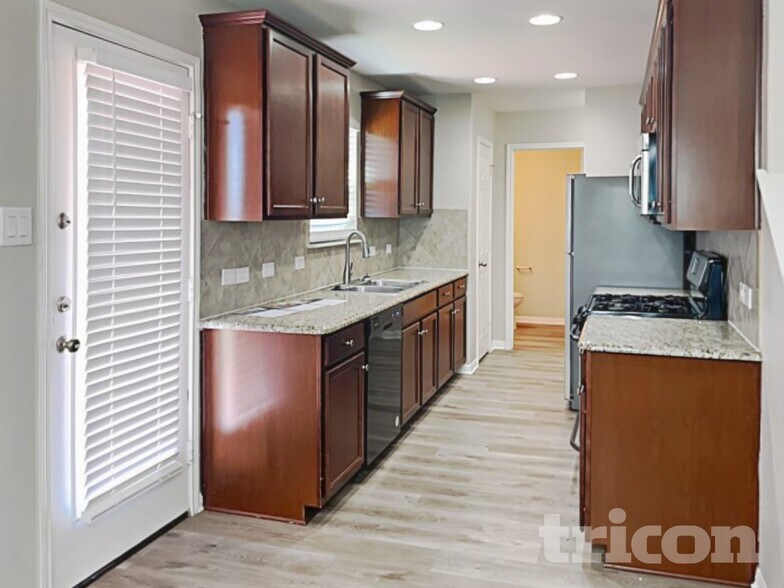 Building Photo - 2676 Diamondback Trail