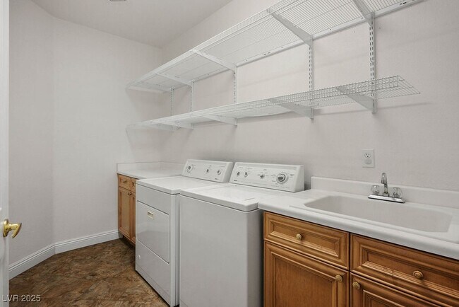 Building Photo - 1813 Country Meadows Dr