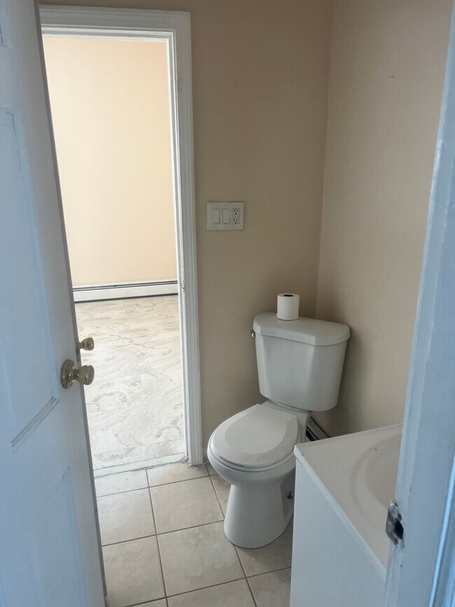 Building Photo - 456 Chalkstone Ave