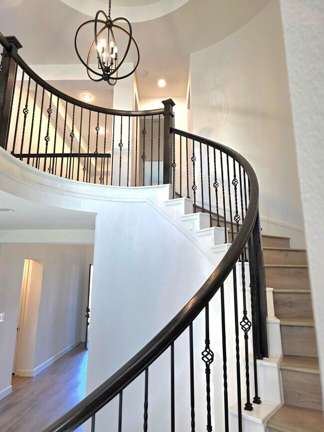 Building Photo - 15365 Legacy Pk Wy