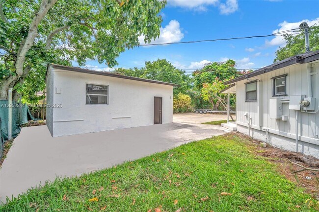 Building Photo - 5096 SW 28th Terrace