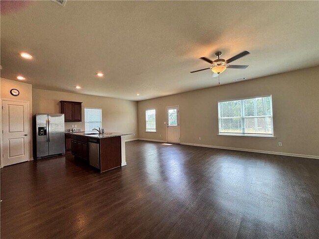 Building Photo - 160 Innis Brk Cir