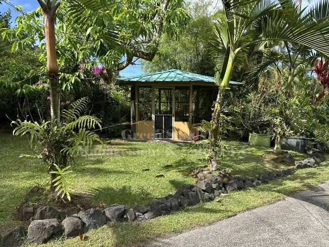 Building Photo - Gated Home in Hawaiian Paradise Park