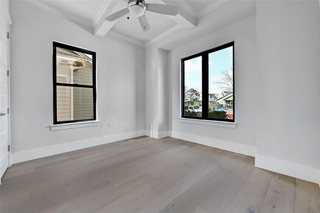 Building Photo - 1815 W 38th St