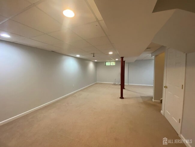 Building Photo - 120 Briarwood Dr