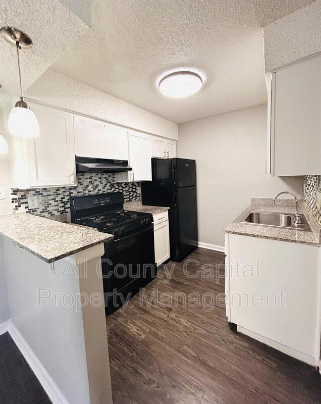 Building Photo - 5426 Menchaca Rd