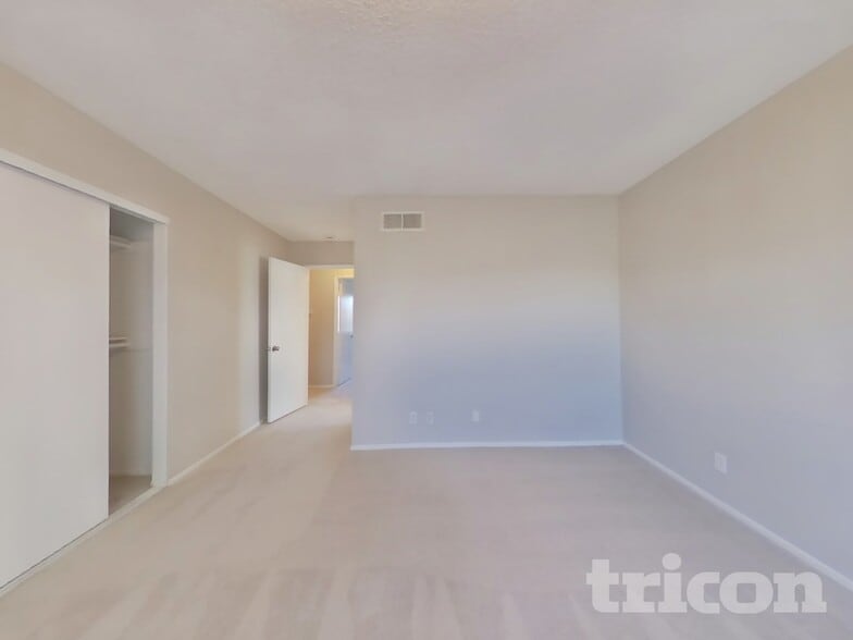 Building Photo - 14948 Cliffrose Ct