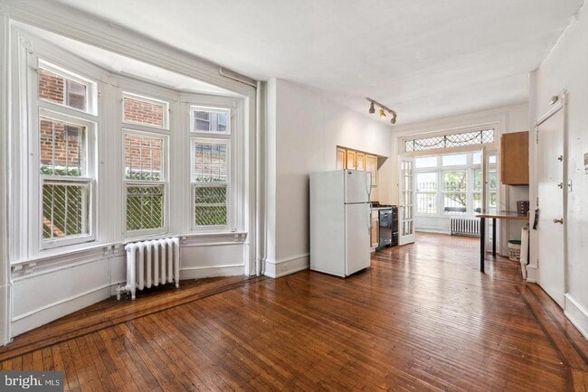 Building Photo - 259 S 46th St