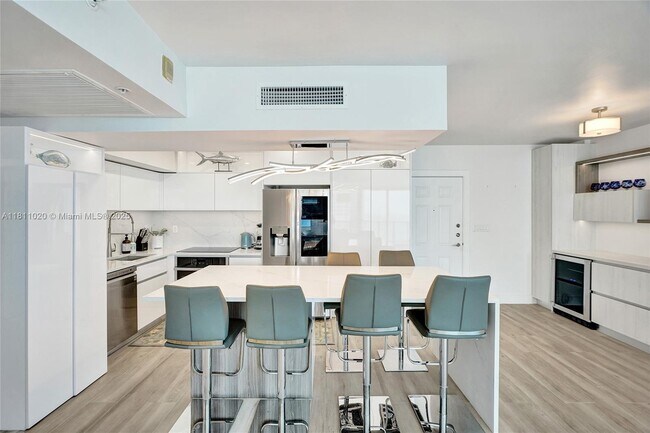 Building Photo - 2501 S Ocean Dr