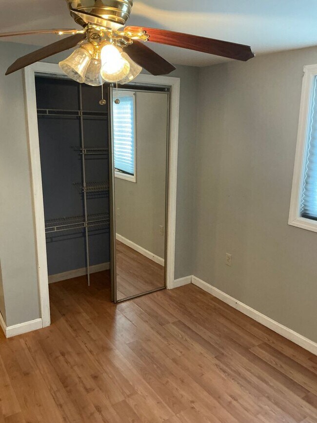 Building Photo - 165 Wiscasset Rd