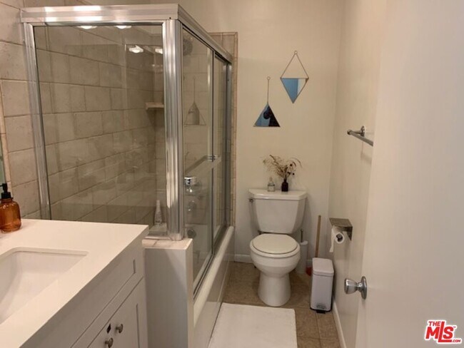 Building Photo - 2106 Pisani Pl