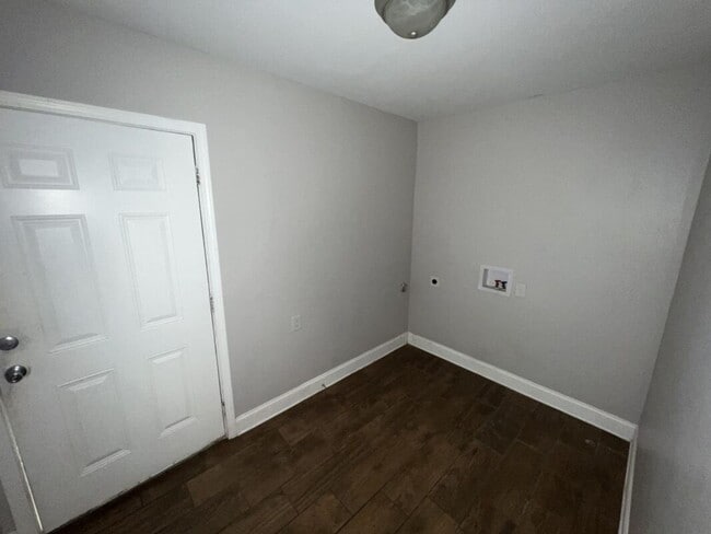 Building Photo - Spacious 4-bedroom 2.5-bathroom Home with Modern Upgrades