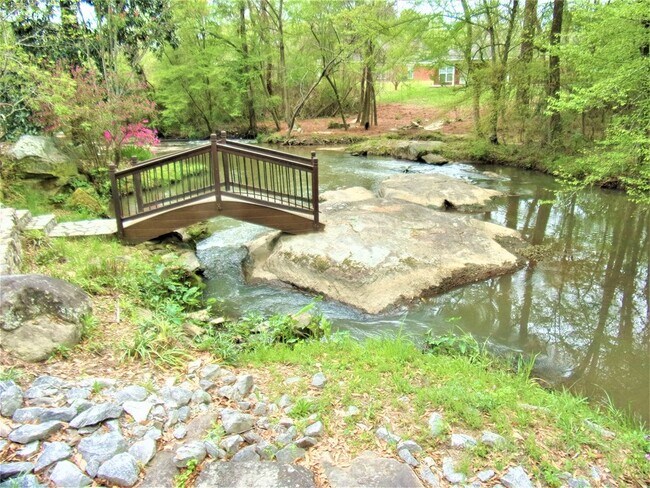 Building Photo - 4221 Bonnie Dr