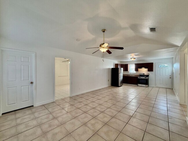 Building Photo - 167 Shelley Ln