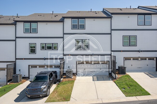 Building Photo - 312 Lincoln St