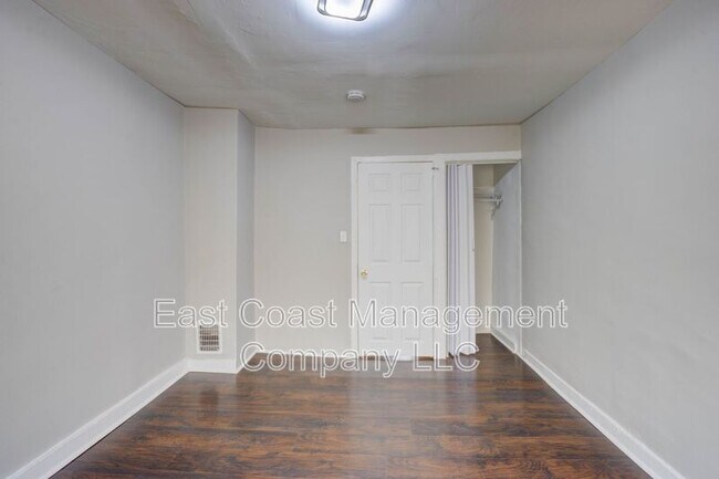 Building Photo - 1822 McHenry St