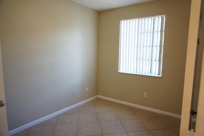 Building Photo - 1108 Lucaya Dr