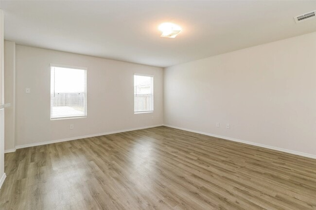 Building Photo - 25388 Claremont Hills Ln