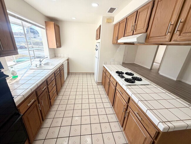 Building Photo - Spacious Monterey Park Home with Large Lot