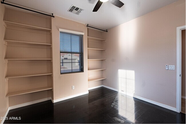 Building Photo - 453 W Lantana Pl