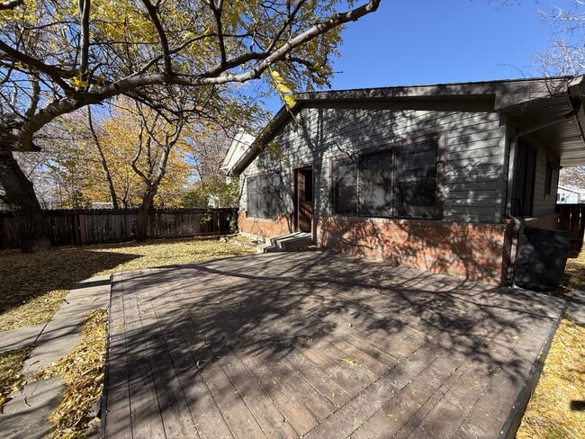 Building Photo - 2004 1st Ave S