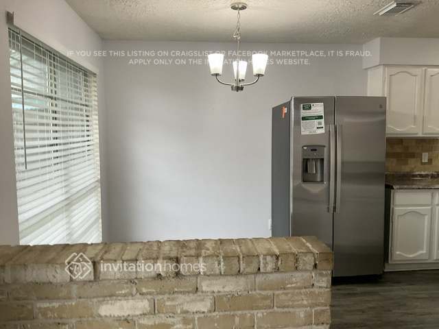 Building Photo - 2835 Pilgrims Point Dr