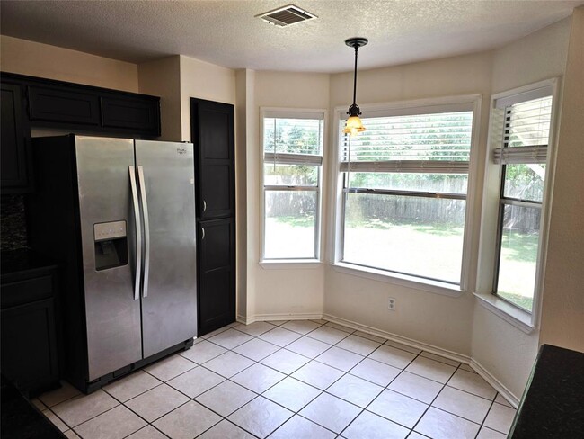 Building Photo - 1600 Hollow Tree Blvd