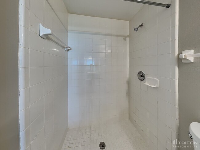 Building Photo - 15342 Margaux Dr