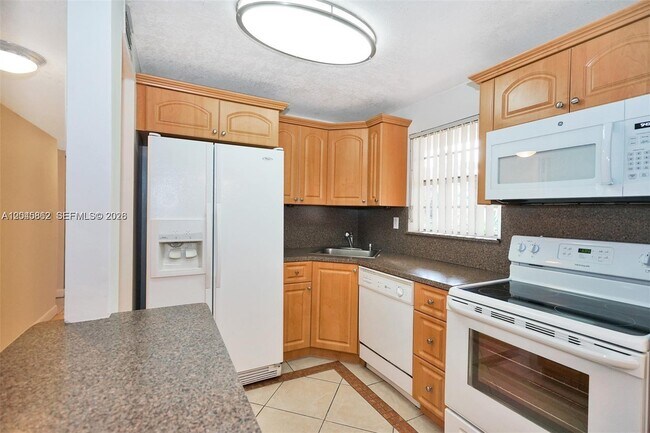 Building Photo - 8500 SW 109th Ave