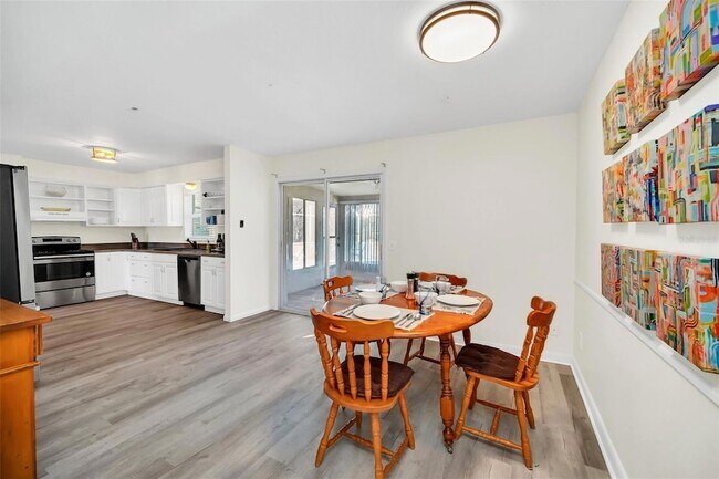 Building Photo - 5 SE Ocale Way