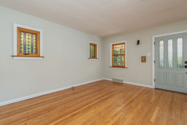 Building Photo - 2BD/2BATH Rockhill Home!