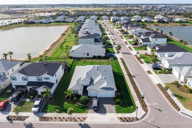 Building Photo - 17548 Canopy Ct