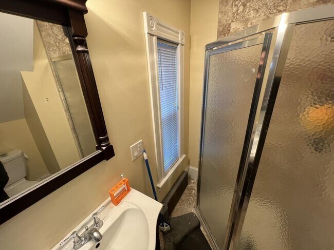 Building Photo - 2 bedroom in Cambridge MA 02140