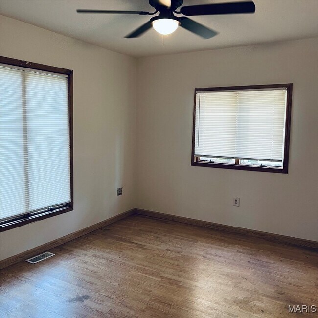 Building Photo - 6476 Hackberry Dr